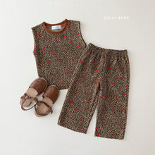 Load image into Gallery viewer, DAILYBEBE KIDS UNI TOP BOTTOM SET**PREORDER