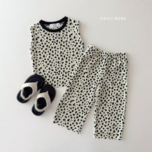 Load image into Gallery viewer, DAILYBEBE KIDS UNI TOP BOTTOM SET**PREORDER