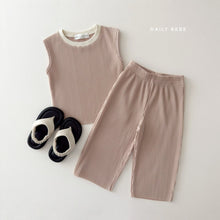 Load image into Gallery viewer, DAILYBEBE KIDS UNI TOP BOTTOM SET**PREORDER