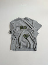 Load image into Gallery viewer, DIGREEN MOM / KIDS LOVELY SUMMER TEE SHIRT*PREORDER