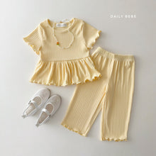 Load image into Gallery viewer, DAILYBEBE KIDS FRILL TOP BOTTOM SET**PREORDER