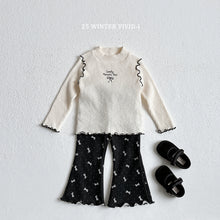 Load image into Gallery viewer, VIVID KIDS KID SIGNATURE STRIPE TURTLE NECK*PREORDER