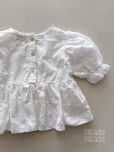 Load image into Gallery viewer, PEACH PEACH KIDS AOI BLOUSE*PREORDER