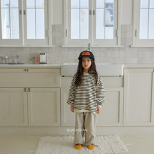 Load image into Gallery viewer, BLACKBEAN KIDS FRESH TEE* Preorder