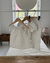 Load image into Gallery viewer, AOSTA KIDS NANA TEE SHIRT*PREORDER