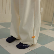 將圖片載入圖庫檢視器中，BLACKBEAN KIDS MARK PANTS* 預購