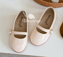Load image into Gallery viewer, Kids Classic Mary Pearl Shoes *preorder