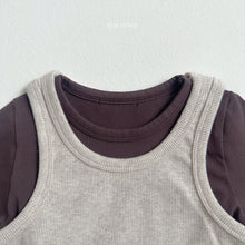 Load image into Gallery viewer, MINIROBE KIDS SIGNATURE TEE SHIRT *Preorder