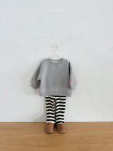 Load image into Gallery viewer, MINIROBE KIDS HEART SWEATSHIRT**Preorder