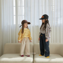 Load image into Gallery viewer, BLACKBEAN KIDS HOLD PANTS* Preorder