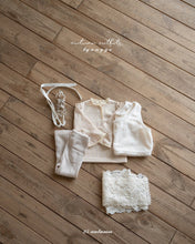 Load image into Gallery viewer, ANGGO KIDS FRILL TEE SHIRT**PREORDER