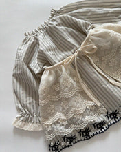 Load image into Gallery viewer, AOSTA KIDS LACE AAPRON*PREORDER