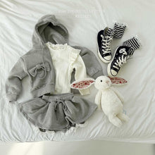 將圖片載入到圖庫檢視器中，MEL 兒童春季荷葉邊T卹**預購