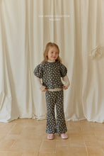 將圖片載入圖庫檢視器中，MEL 兒童春季花卉褲**預購