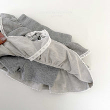 將圖片載入圖庫檢視器中，MEL KIDS 灰色短荷葉邊裙**預購