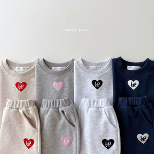 DAILYBEBE KIDS LOVE TOP BOTTOM SET**PREORDER