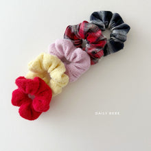 Load image into Gallery viewer, DAILYBEBE KIDS SCRUTCHIES**PREORDER