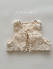 Load image into Gallery viewer, AOSTA KIDS FUR OPEN VEST*PREORDER