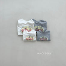 將圖片載入圖庫檢視器中，BLACKBEAN 兒童水果 T 卹（白色媽媽款）* 預購