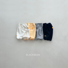 將圖片載入圖庫檢視器中，BLACKBEAN KIDS MARK PANTS* 預購