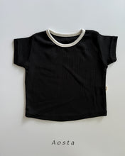Load image into Gallery viewer, AOSTA KIDS PATTERN TEE SHIRT*PREORDER