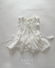 Load image into Gallery viewer, AOSTA KIDS LACE VEST*PREORDER