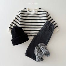 Load image into Gallery viewer, DAILYBEBE KIDS PATTERN SWEAT SHIRT**PREORDER