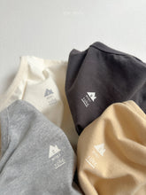 Load image into Gallery viewer, MINIROBE KIDS ROBE HOUSE TEE SHIRT**Preorder