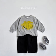 Load image into Gallery viewer, VIVID KIDS SMILEY SWEATER*PREORDER