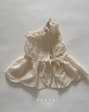 Load image into Gallery viewer, AOSTA KIDS LACE COTTON BLOUSE*PREORDER