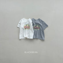 將圖片載入圖庫檢視器中，BLACKBEAN 兒童水果 T 卹（白色媽媽款）* 預購