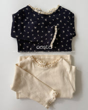 Load image into Gallery viewer, AOSTA FALL FLORAL FRILL TOP**PREORDER