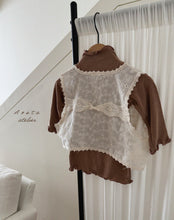 Load image into Gallery viewer, AOSTA FALL LACE OPEN VEST**PREORDER
