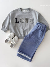 Load image into Gallery viewer, DAILYBEBE KIDS LOVE SWEATSHIRT **PREORDER