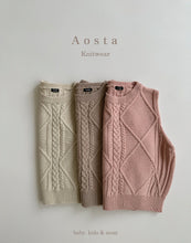 Load image into Gallery viewer, AOSTA MOM Knitted Vest*Preorder