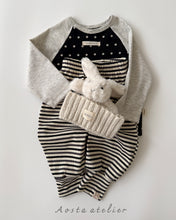 Load image into Gallery viewer, AOSTA FALL KNIT DOT REGALAN TEE**PREORDER