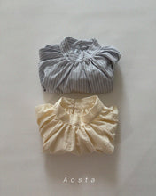 Load image into Gallery viewer, AOSTA KIDS MONA TEE*PREORDER