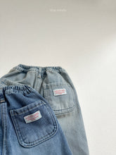 Load image into Gallery viewer, MINIROBE KIDS SIGNATURE DENIM JEANS**Preorder