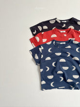 Load image into Gallery viewer, DIGREEN KIDS HALF MOON TEE*PREORDER
