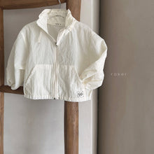 Load image into Gallery viewer, RAKER KIDS SHEER WINDBREAKER (CREAM)** Preorder
