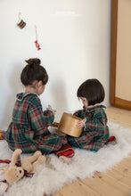 Load image into Gallery viewer, ALADIN PARENTS &amp; KIDS Santa Pyjamas**PREORDER