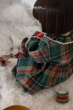 Load image into Gallery viewer, ALADIN PARENTS &amp; KIDS Santa Pyjamas**PREORDER