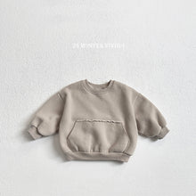 Load image into Gallery viewer, VIVID KIDS KID FRILL POCKET SWEAT*PREORDER