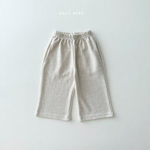 Load image into Gallery viewer, DAILYBEBE KIDS SKIP HEART BIT TOP BOTTOM SET**PREORDER