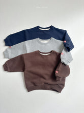 Load image into Gallery viewer, MINIROBE KIDS HEART SWEATSHIRT**Preorder