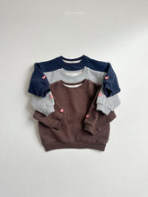 Load image into Gallery viewer, MINIROBE KIDS HEART SWEATSHIRT**Preorder