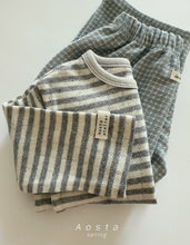 Load image into Gallery viewer, AOSTA KIDS MOMENT TEE*PREORDER