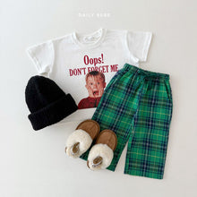 Load image into Gallery viewer, DAILYBEBE KIDS HOME ALONE TEE**PREORDER