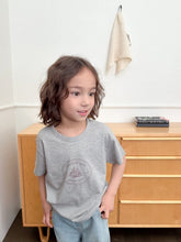 Load image into Gallery viewer, DIGREEN KIDS MAISON TEE SHIRT*PREORDER