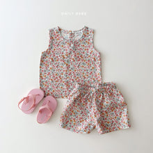 Load image into Gallery viewer, DAILYBEBE KIDS PRINTED TOP SHORT SET**PREORDER (Copy)